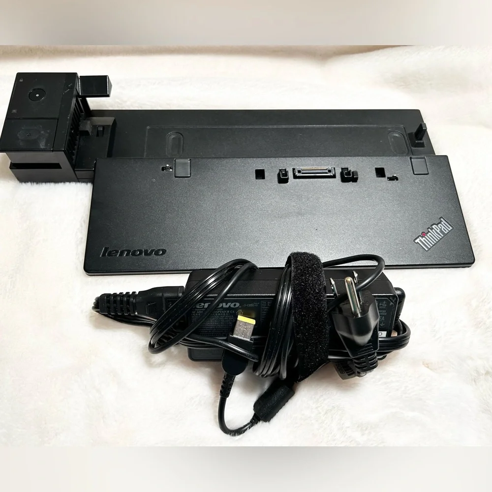 Lenovo ThinkPad Pro Docking 40A1 with 90W A/C Adapter Square Tip No Keys